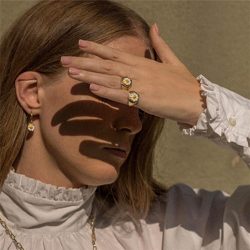 Simple Metal Daisy Small  Flower Ring